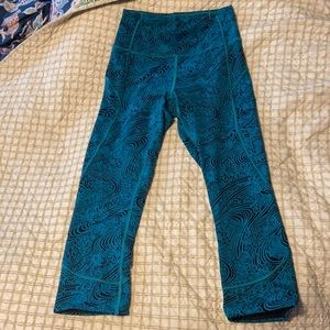 Lululemon crops, size 4
